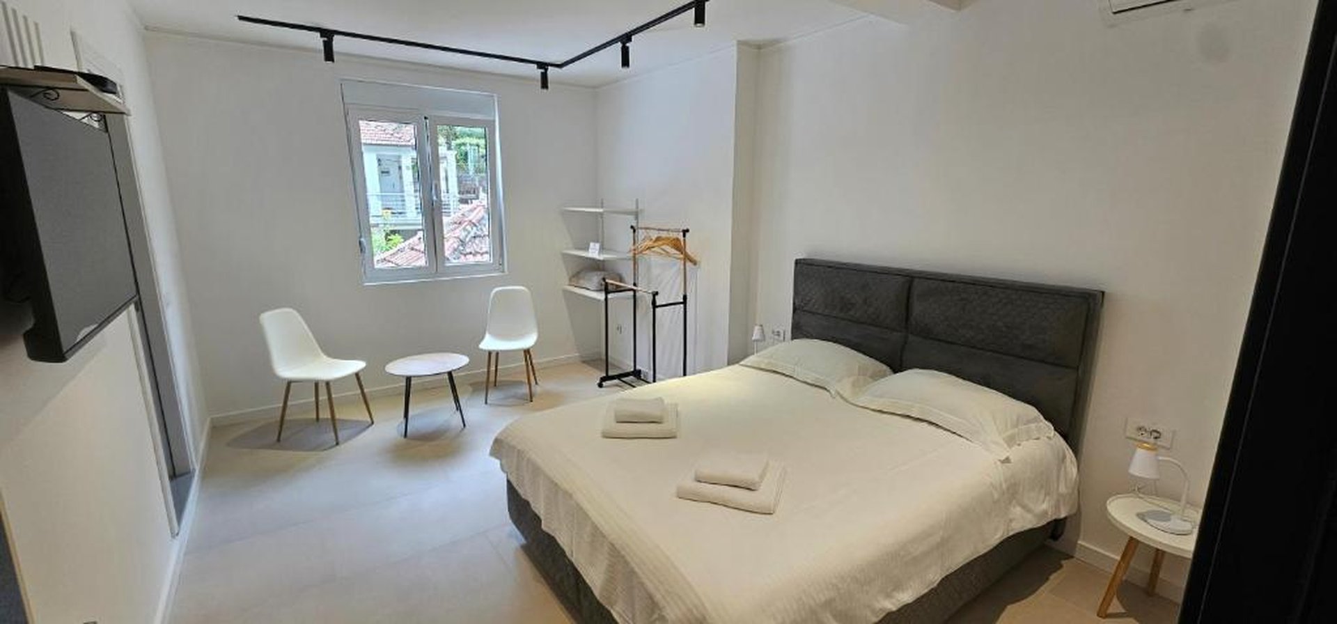 Apartment 9
